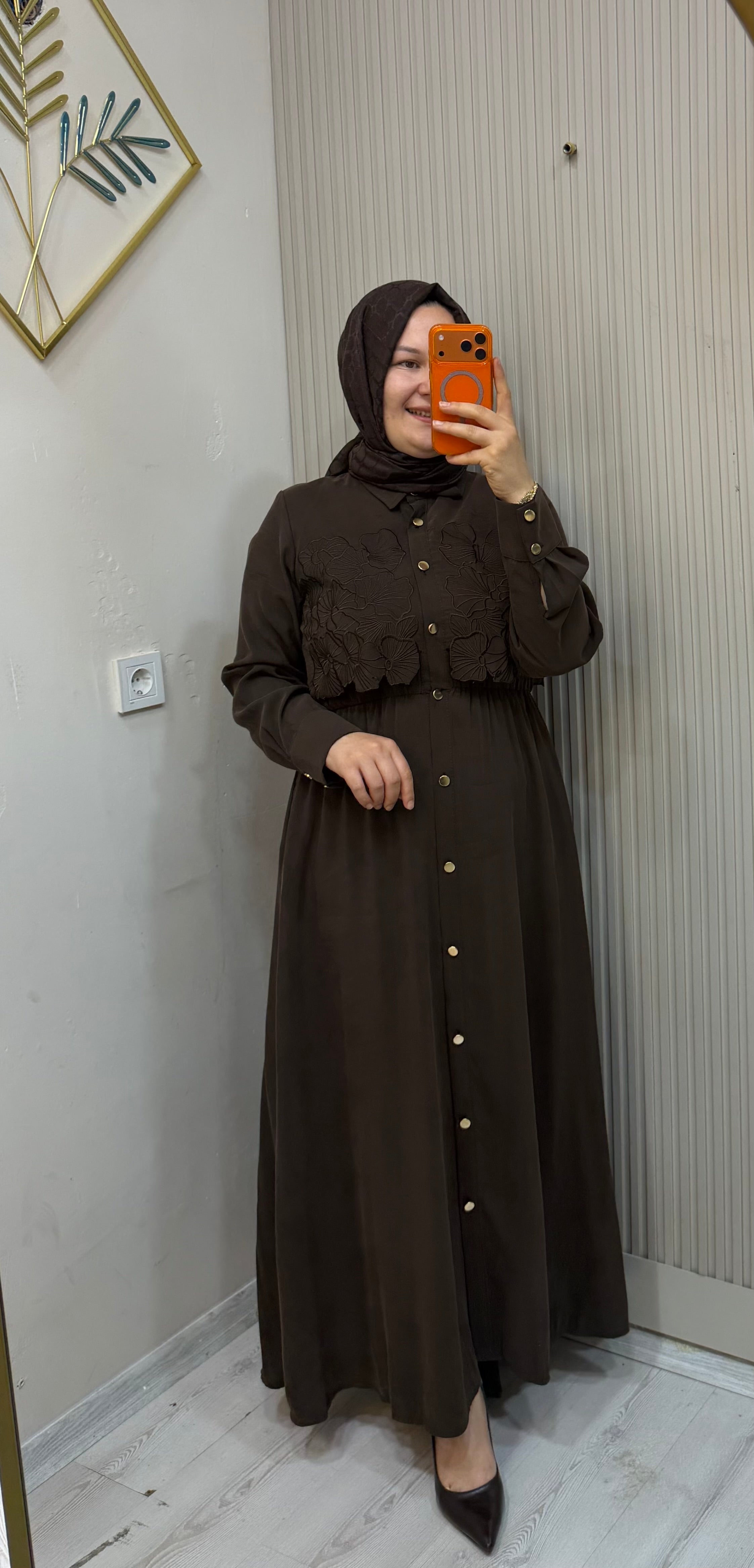 3130 Kahverengi elbise