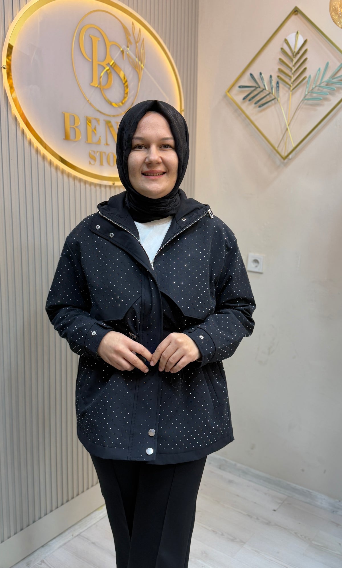 TAŞLI SİYAH CEKET
