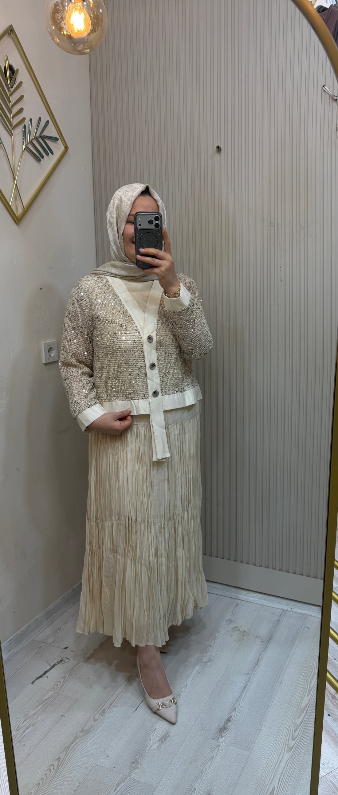 1560 KREM ELBİSE