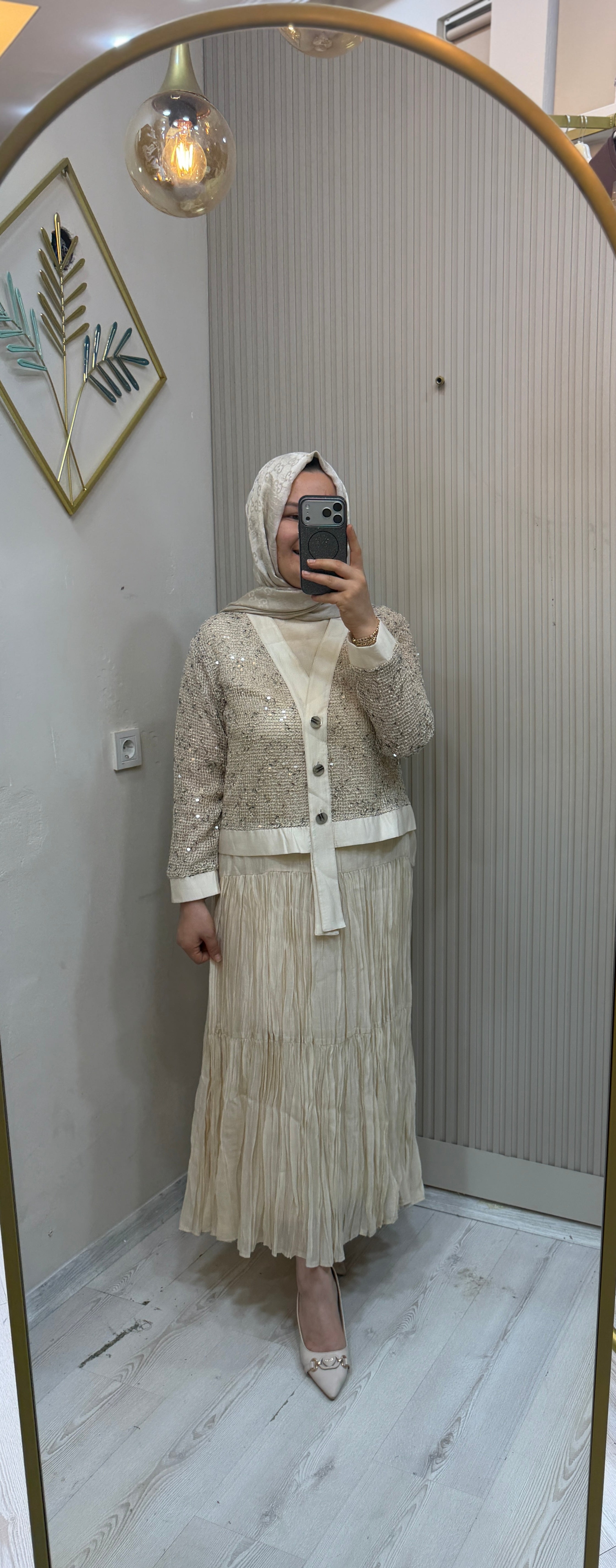 1560 KREM ELBİSE