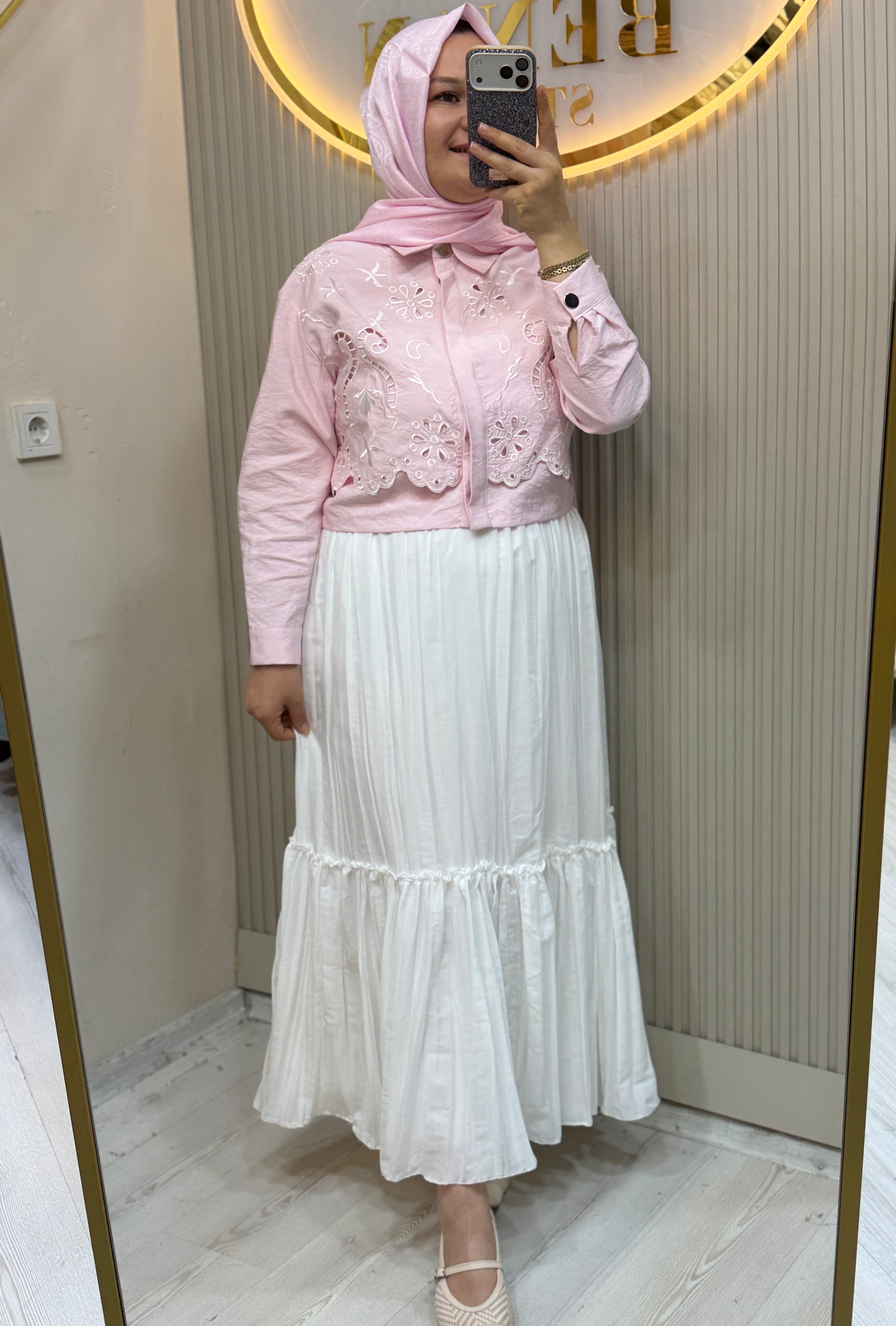 8663 PEMBE TAKIM