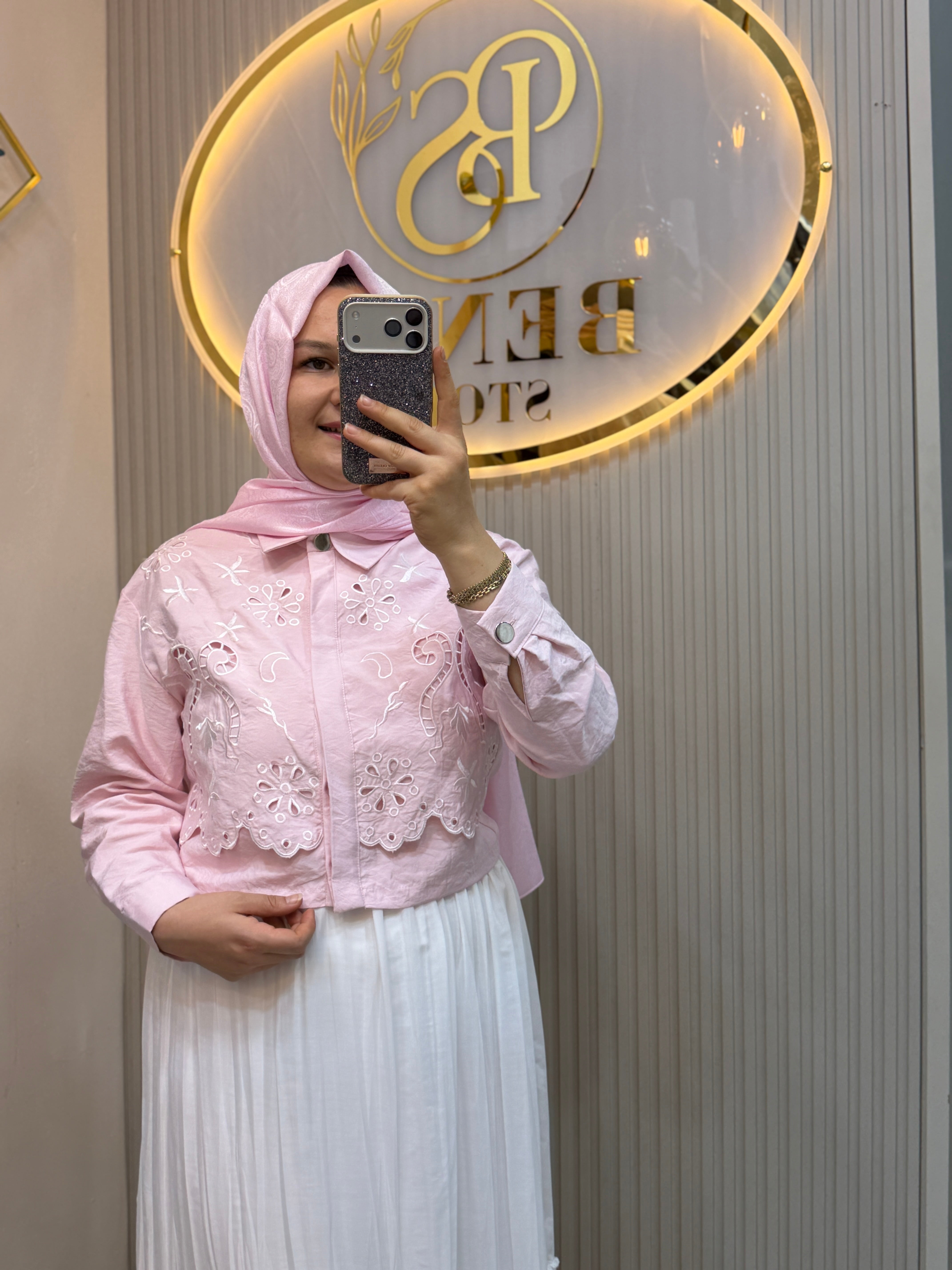 8663 PEMBE TAKIM